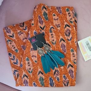 Lularoe Feather Cassie skirt & matching earrings